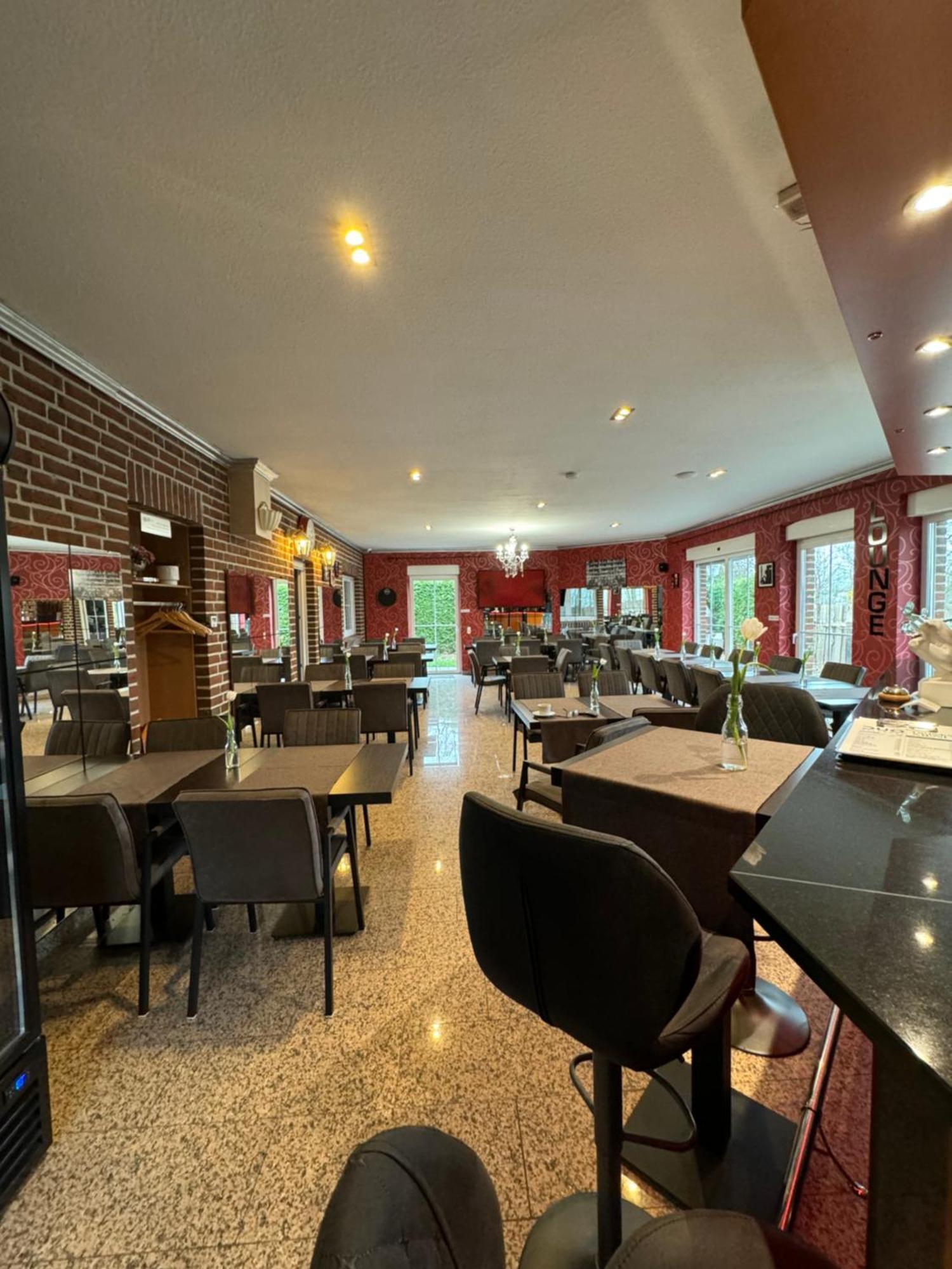 Dua Hotel Sarstedt Exterior photo